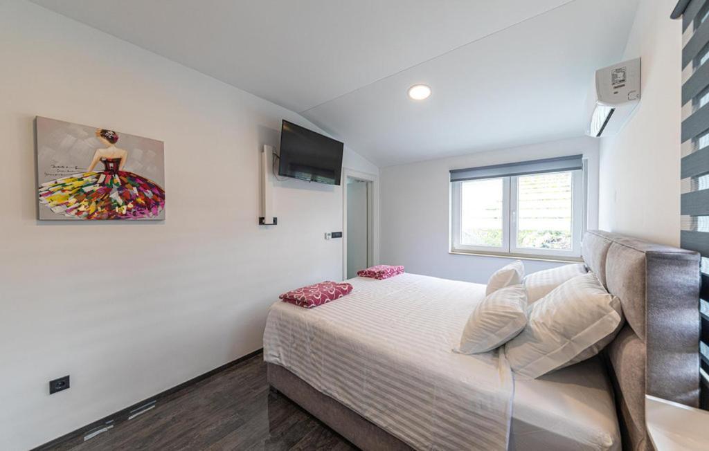 Premium Apartment With Jacuzzi Трогир Экстерьер фото